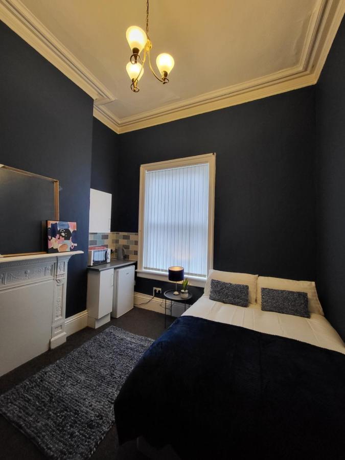 Large Digbeth Double Room Shared Bathroom برمنغهام المظهر الخارجي الصورة