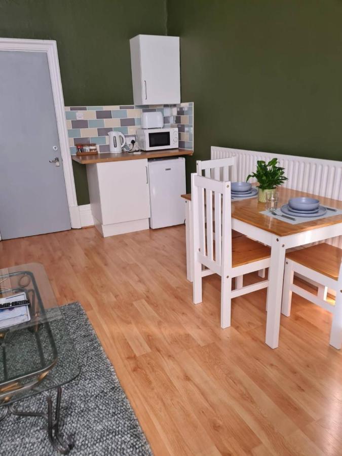 Large Digbeth Double Room Shared Bathroom برمنغهام المظهر الخارجي الصورة