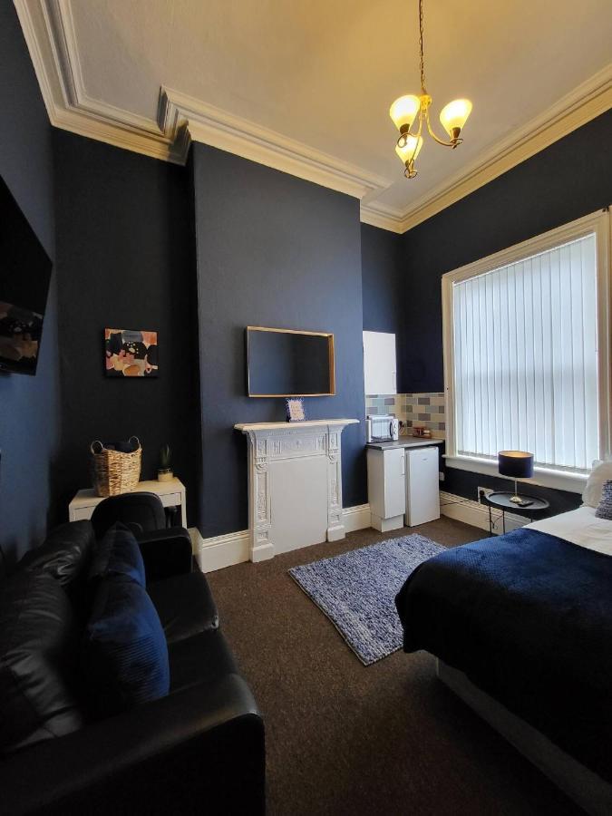 Large Digbeth Double Room Shared Bathroom برمنغهام المظهر الخارجي الصورة