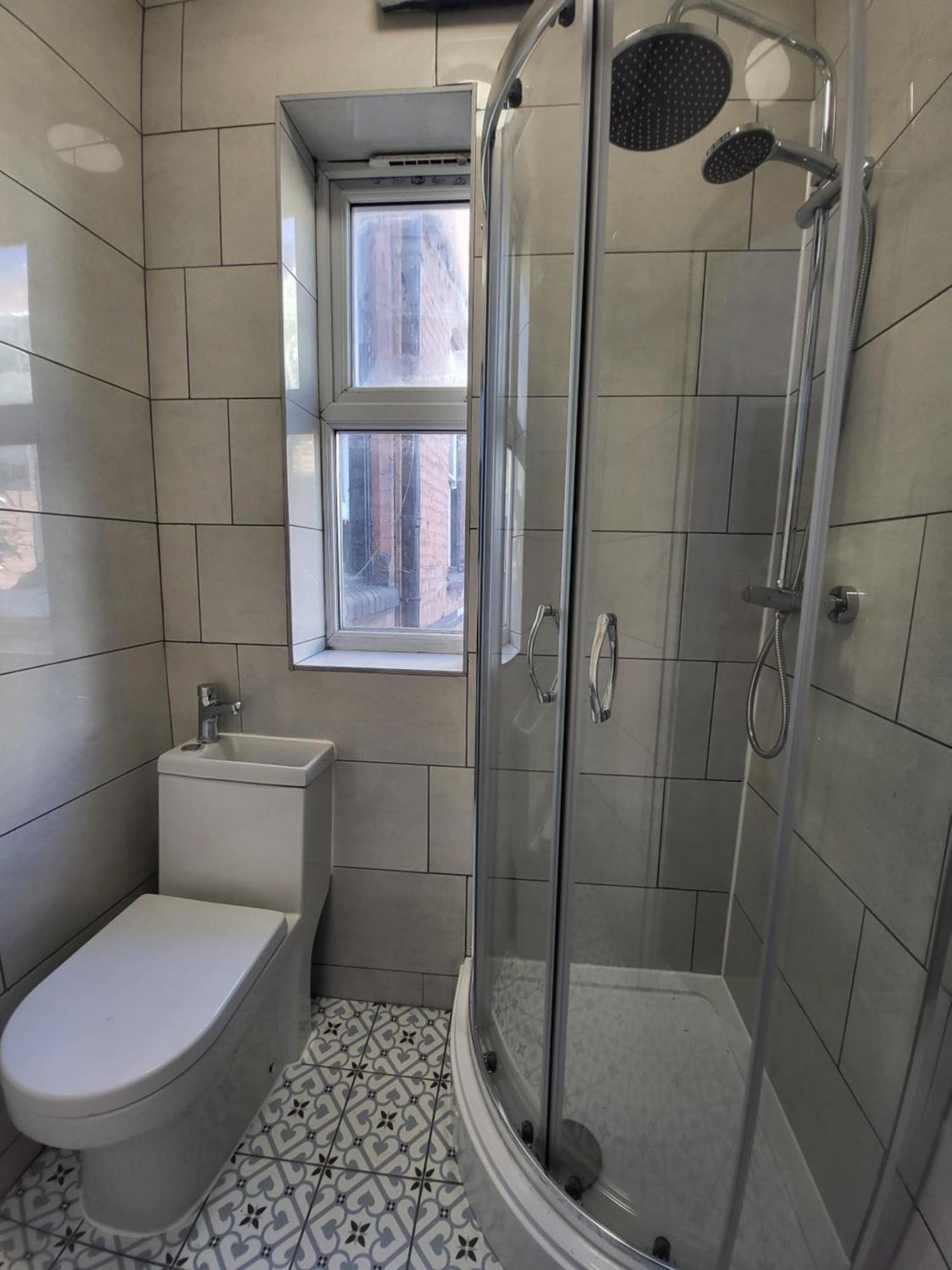 Large Digbeth Double Room Shared Bathroom برمنغهام المظهر الخارجي الصورة